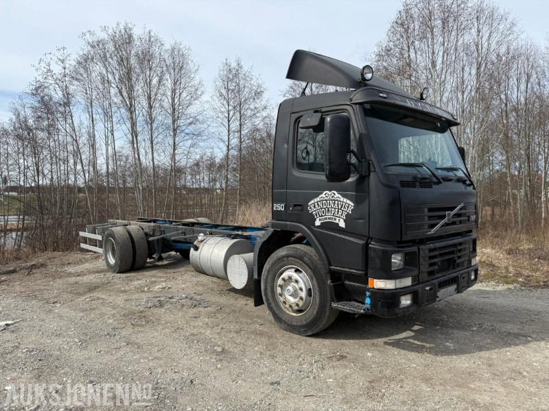 1999 Volvo FM7 CHASSIS. - Châssis cabine: photos 2 1999 Volvo FM7 CHASSIS. - Châssis cabine: photos 2