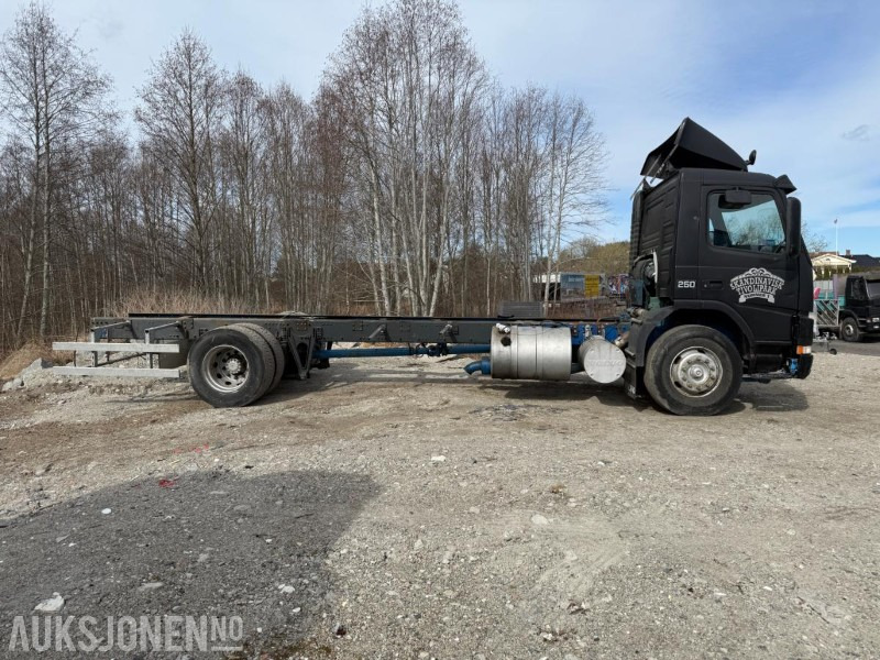 1999 Volvo FM7 CHASSIS. - Châssis cabine: photos 4 1999 Volvo FM7 CHASSIS. - Châssis cabine: photos 4