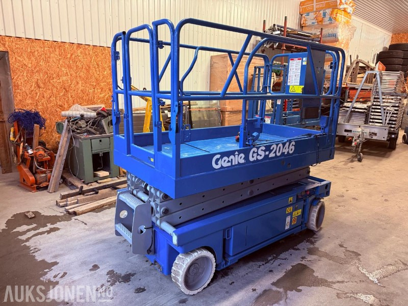 2000 Genie GS-2046 - Sakselift - 1961kg - Uttrekk barplate - Nacelle: photos 5 2000 Genie GS-2046 - Sakselift - 1961kg - Uttrekk barplate - Nacelle: photos 5