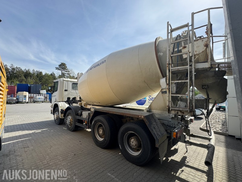 2000 Scania P-serie Betongbil P114CB 8X4 - Camion malaxeur: photos 5 2000 Scania P-serie Betongbil P114CB 8X4 - Camion malaxeur: photos 5