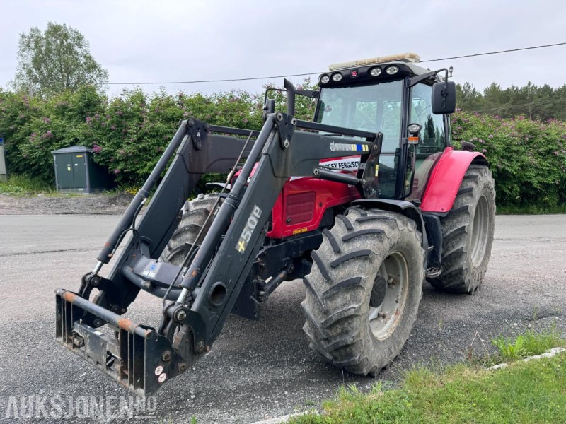 2004 Massey Ferguson 6480 Dynashift - Frontlaster med hydraulisk redskapslås - Fronthydraulikk - 40 km - Fjærende hytte - tredje funksjon - Tracteur agricole: photos 1 2004 Massey Ferguson 6480 Dynashift - Frontlaster med hydraulisk redskapslås - Fronthydraulikk - 40 km - Fjærende hytte - tredje funksjon - Tracteur agricole: photos 1
