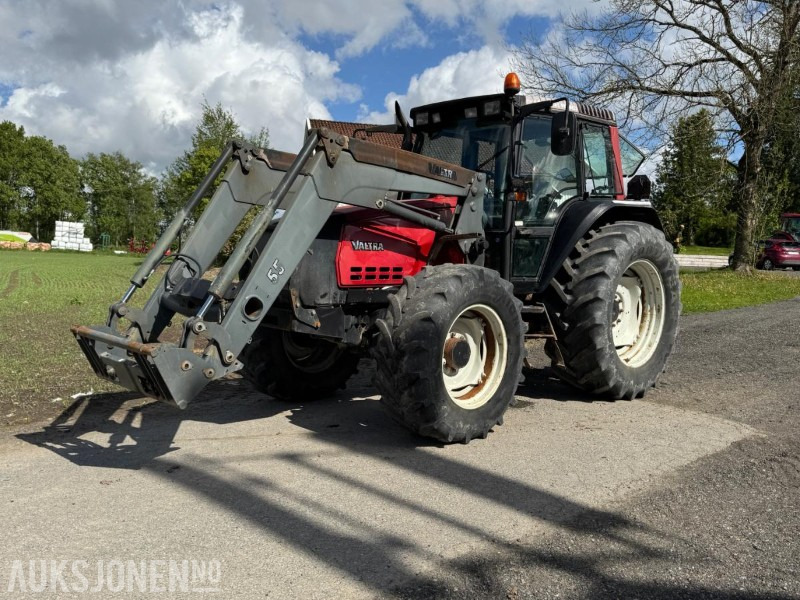 2005 Valtra 6850 - Tracteur agricole: photos 1 2005 Valtra 6850 - Tracteur agricole: photos 1