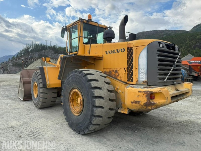 2005 Volvo L220E HJULLASTER - 15364 Timer - Chargeuse sur pneus: photos 3 2005 Volvo L220E HJULLASTER - 15364 Timer - Chargeuse sur pneus: photos 3