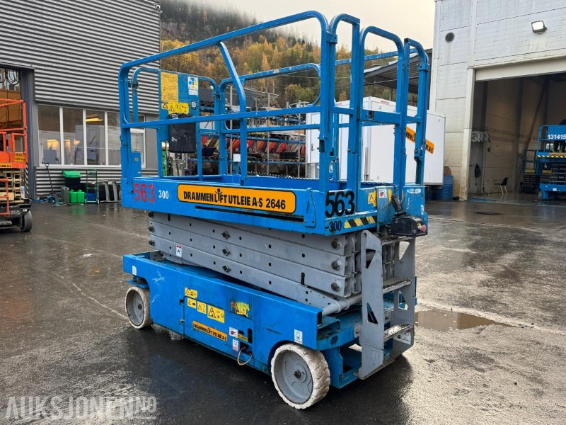 2006 Genie GS2646 sakselift / 10 meter arbeidshøyde / Sertifisert - Nacelle: photos 4 2006 Genie GS2646 sakselift / 10 meter arbeidshøyde / Sertifisert - Nacelle: photos 4