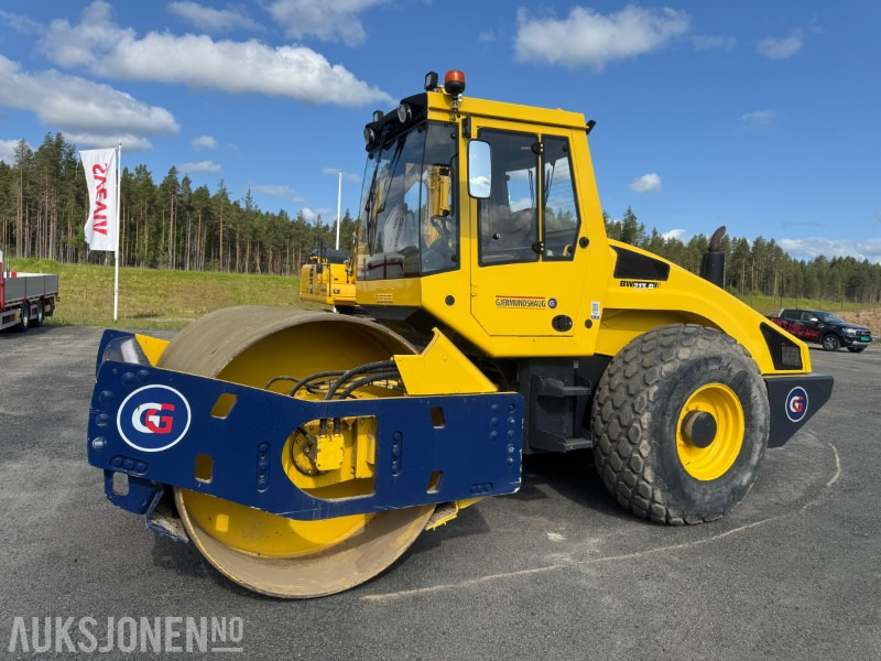 2007 Bomag BW 213 D-4 vals - Compacteur: photos 1 2007 Bomag BW 213 D-4 vals - Compacteur: photos 1