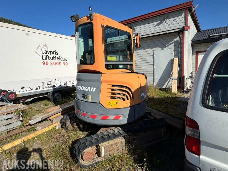 2007 Doosan DX35Z gravemaskin med tilt og pusseskuffe / rep objekt / 1729 timer - Pelle: photos 5 2007 Doosan DX35Z gravemaskin med tilt og pusseskuffe / rep objekt / 1729 timer - Pelle: photos 5
