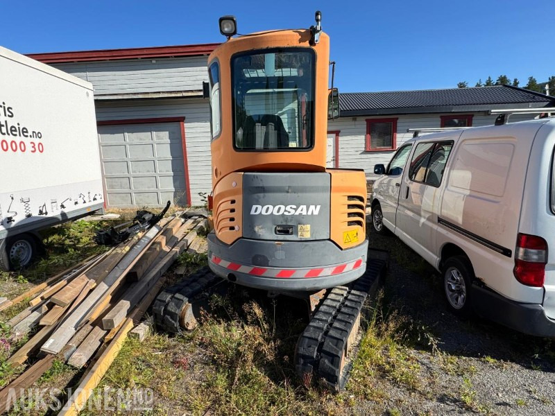 2007 Doosan DX35Z gravemaskin med tilt og pusseskuffe / rep objekt / 1729 timer - Pelle: photos 4 2007 Doosan DX35Z gravemaskin med tilt og pusseskuffe / rep objekt / 1729 timer - Pelle: photos 4