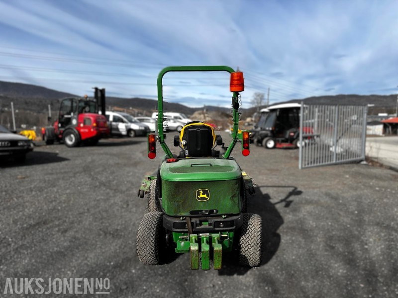 2008 John Deere 1565 Series II frontmontert gressklipper - Tracteur agricole: photos 4 2008 John Deere 1565 Series II frontmontert gressklipper - Tracteur agricole: photos 4