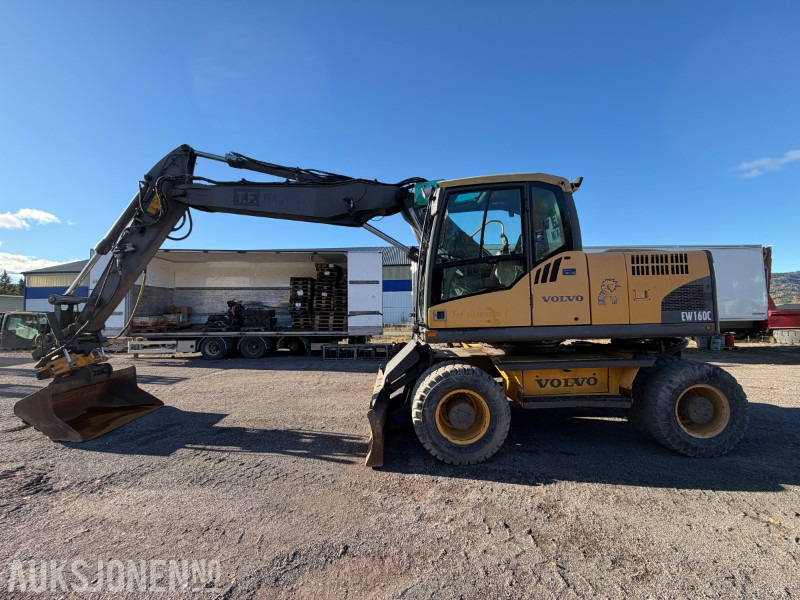 2008 Volvo EW160C Hjulgraver - Pusseskuff - Graveskuff S60 - Tilleggshydraulikk - Engcon tiltrotator - Pelle: photos 3 2008 Volvo EW160C Hjulgraver - Pusseskuff - Graveskuff S60 - Tilleggshydraulikk - Engcon tiltrotator - Pelle: photos 3