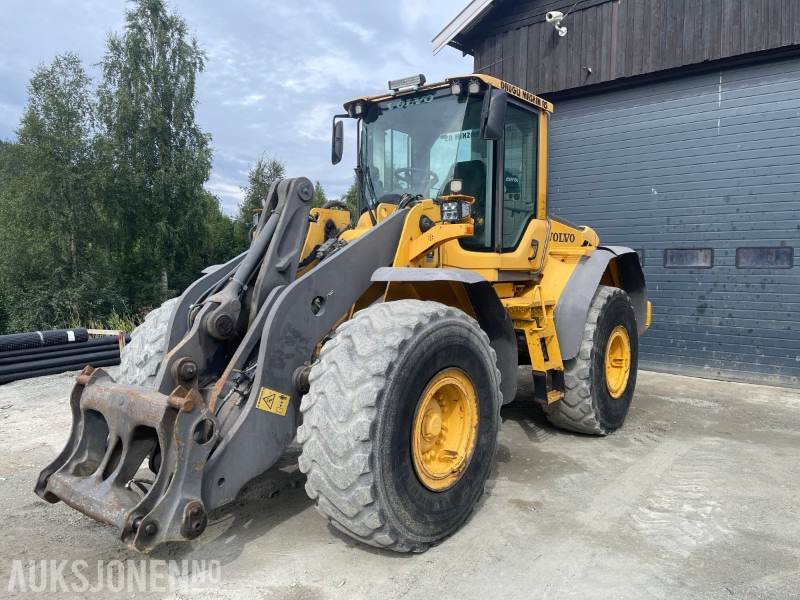 2008 Volvo L110F hjullaster med skuff - sentralsmøring - 3/4 funksjon-Skriver med vekt-kamera - ekstra lys - Chargeuse sur pneus: photos 1 2008 Volvo L110F hjullaster med skuff - sentralsmøring - 3/4 funksjon-Skriver med vekt-kamera - ekstra lys - Chargeuse sur pneus: photos 1