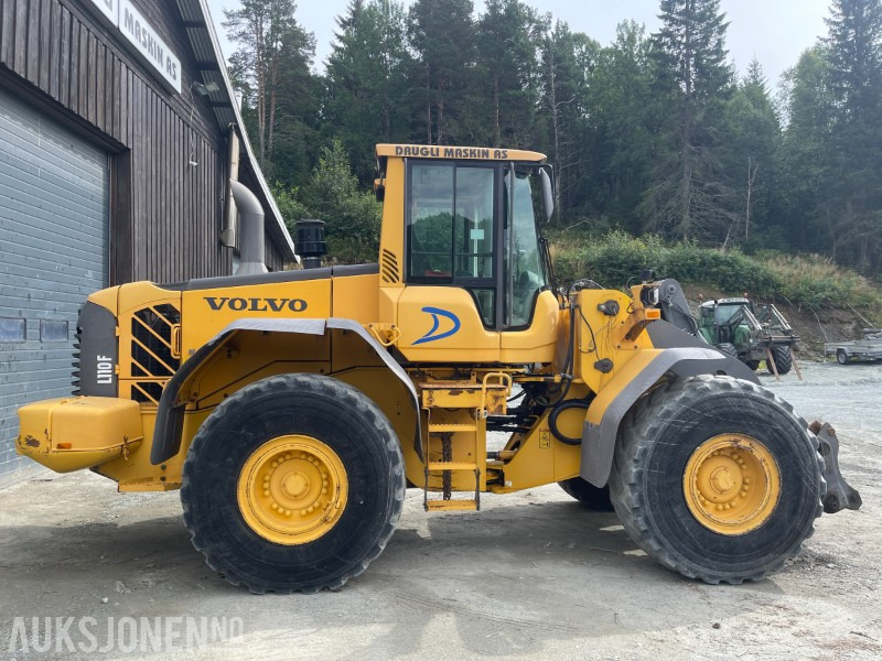 2008 Volvo L110F hjullaster med skuff - sentralsmøring - 3/4 funksjon-Skriver med vekt-kamera - ekstra lys - Chargeuse sur pneus: photos 5 2008 Volvo L110F hjullaster med skuff - sentralsmøring - 3/4 funksjon-Skriver med vekt-kamera - ekstra lys - Chargeuse sur pneus: photos 5
