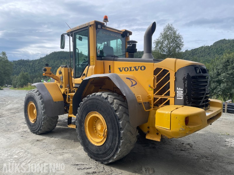2008 Volvo L110F hjullaster med skuff - sentralsmøring - 3/4 funksjon-Skriver med vekt-kamera - ekstra lys - Chargeuse sur pneus: photos 3 2008 Volvo L110F hjullaster med skuff - sentralsmøring - 3/4 funksjon-Skriver med vekt-kamera - ekstra lys - Chargeuse sur pneus: photos 3