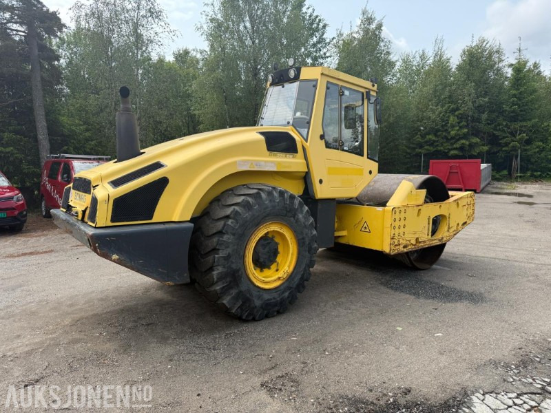 2009 Bomag BW226 DH VALS SERVICEHISTORIKK. - Compacteur à pieds de mouton/ Monocylindre: photos 5 2009 Bomag BW226 DH VALS SERVICEHISTORIKK. - Compacteur à pieds de mouton/ Monocylindre: photos 5