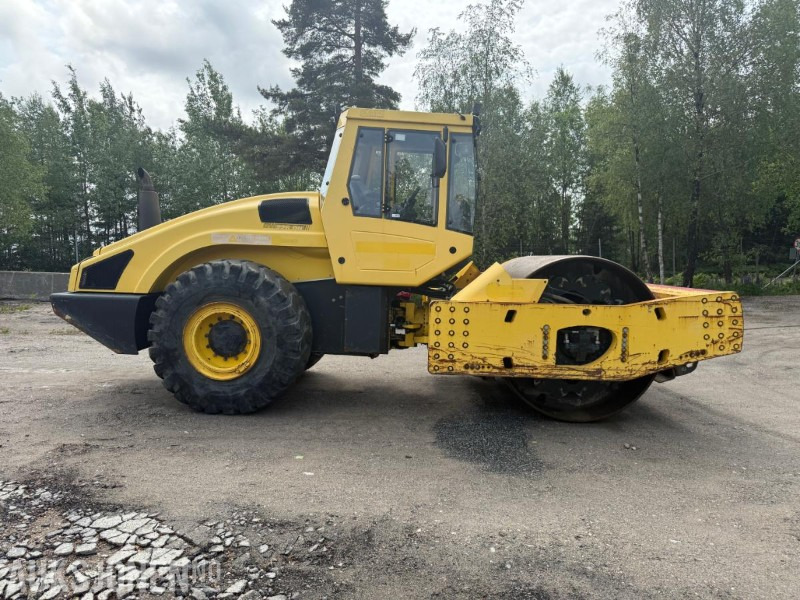 2009 Bomag BW226 DH VALS SERVICEHISTORIKK. - Compacteur à pieds de mouton/ Monocylindre: photos 2 2009 Bomag BW226 DH VALS SERVICEHISTORIKK. - Compacteur à pieds de mouton/ Monocylindre: photos 2