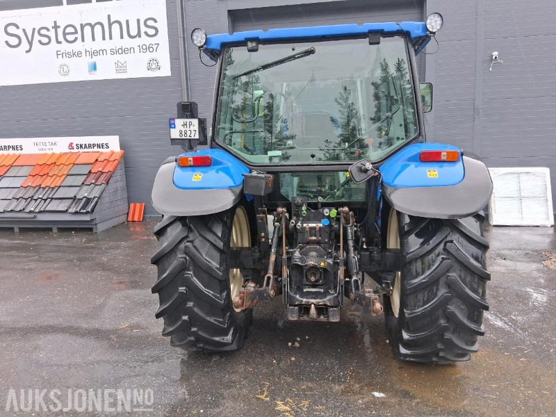 2009 New Holland T5060 - MVA-FRI - MYE UTSTYR - Trima Laster Snøfres Pallegaffel Feiekost Skuffe - Tracteur agricole: photos 3 2009 New Holland T5060 - MVA-FRI - MYE UTSTYR - Trima Laster Snøfres Pallegaffel Feiekost Skuffe - Tracteur agricole: photos 3