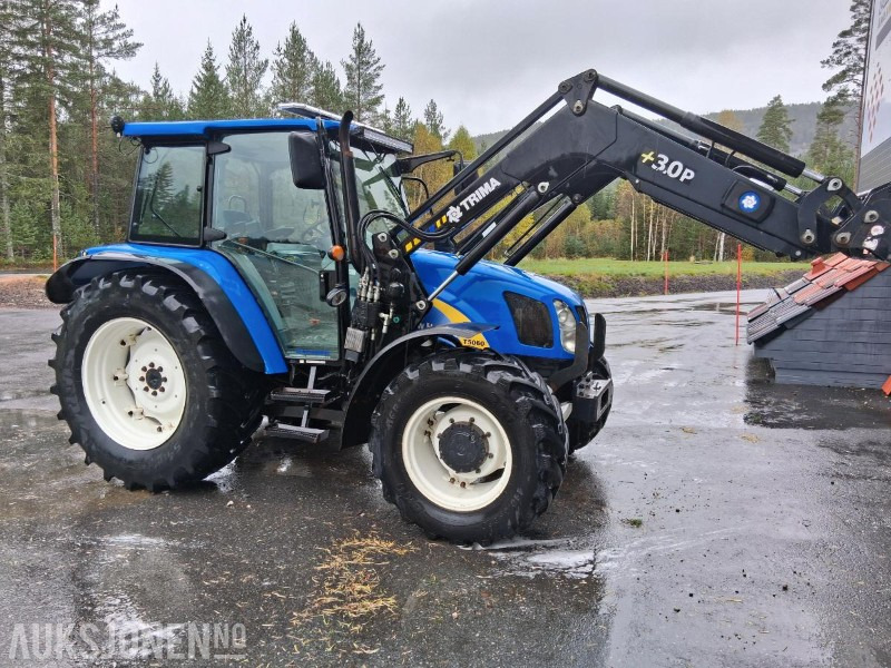 2009 New Holland T5060 - MVA-FRI - MYE UTSTYR - Trima Laster Snøfres Pallegaffel Feiekost Skuffe - Tracteur agricole: photos 2 2009 New Holland T5060 - MVA-FRI - MYE UTSTYR - Trima Laster Snøfres Pallegaffel Feiekost Skuffe - Tracteur agricole: photos 2