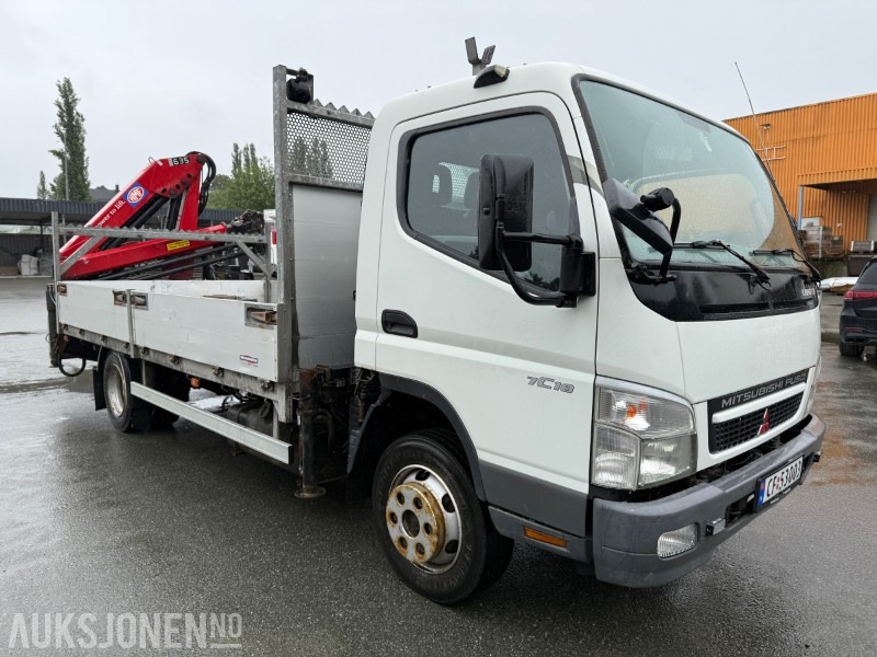 2010 Mitsubishi Fuso Canter 7C18 m/ HMF 635-K2 kran – lav km, fjernstyring - Camion grue: photos 3 2010 Mitsubishi Fuso Canter 7C18 m/ HMF 635-K2 kran – lav km, fjernstyring - Camion grue: photos 3
