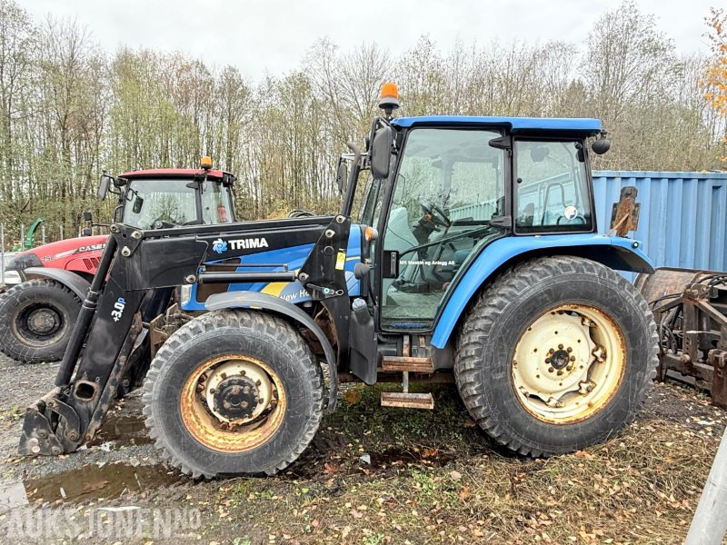 2010 New Holland T5070 traktor / Trima frontlaster / 4X4 - Tracteur agricole: photos 2 2010 New Holland T5070 traktor / Trima frontlaster / 4X4 - Tracteur agricole: photos 2