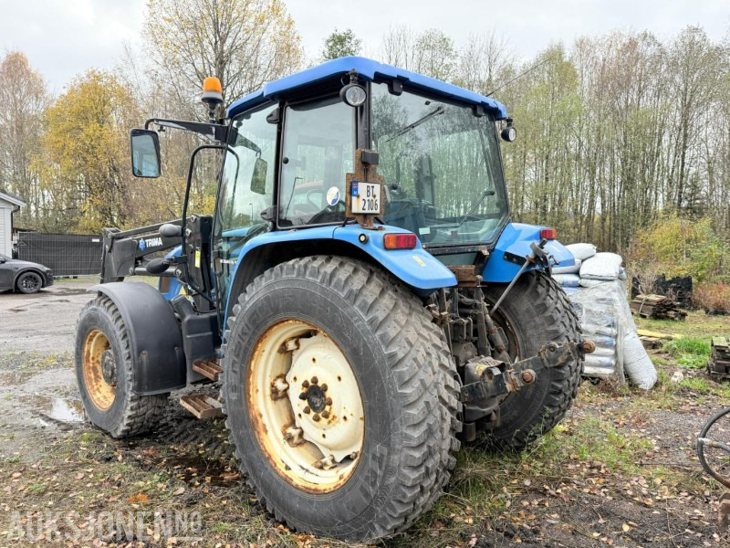2010 New Holland T5070 traktor / Trima frontlaster / 4X4 - Tracteur agricole: photos 3 2010 New Holland T5070 traktor / Trima frontlaster / 4X4 - Tracteur agricole: photos 3