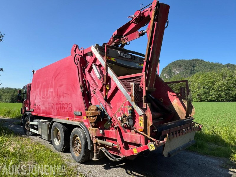 2010 Scania P-serie komprimatorbil med kran / Nylig EU-godkjent - Benne à ordures ménagères: photos 3 2010 Scania P-serie komprimatorbil med kran / Nylig EU-godkjent - Benne à ordures ménagères: photos 3