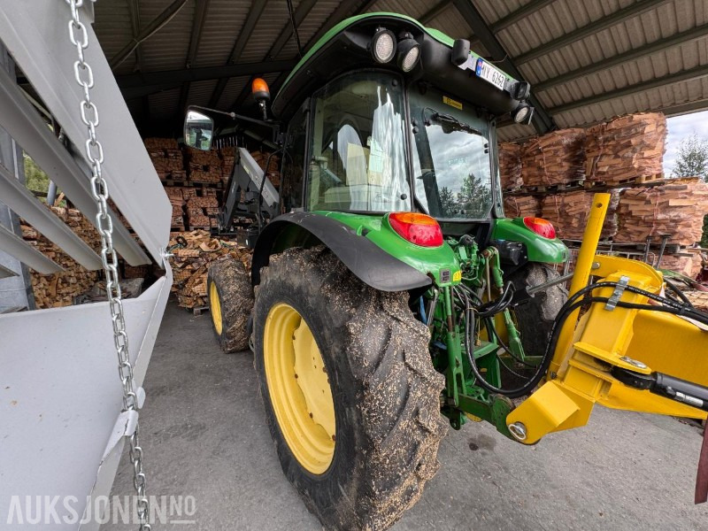 2012 John Deere 5100R traktor / 40 km,t / frontlaster / 6368 timer - Tracteur agricole: photos 3 2012 John Deere 5100R traktor / 40 km,t / frontlaster / 6368 timer - Tracteur agricole: photos 3