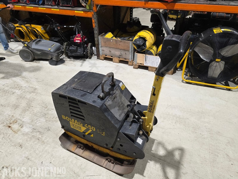 2014 Bomag 450 vibroplate - Compacteur: photos 3 2014 Bomag 450 vibroplate - Compacteur: photos 3