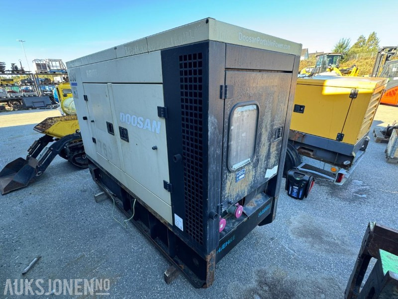 2014 Doosan G60 generator - Matériel de chantier: photos 3 2014 Doosan G60 generator - Matériel de chantier: photos 3