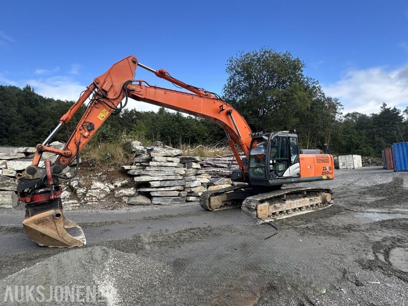 2014 Hitachi ZX250LC-5B Gravemaskin - 10741 Timer - Tiltrotator - Sentralsmøring - Bunkringspumpe - GPS - 2 Skuffer - Pelle: photos 3 2014 Hitachi ZX250LC-5B Gravemaskin - 10741 Timer - Tiltrotator - Sentralsmøring - Bunkringspumpe - GPS - 2 Skuffer - Pelle: photos 3