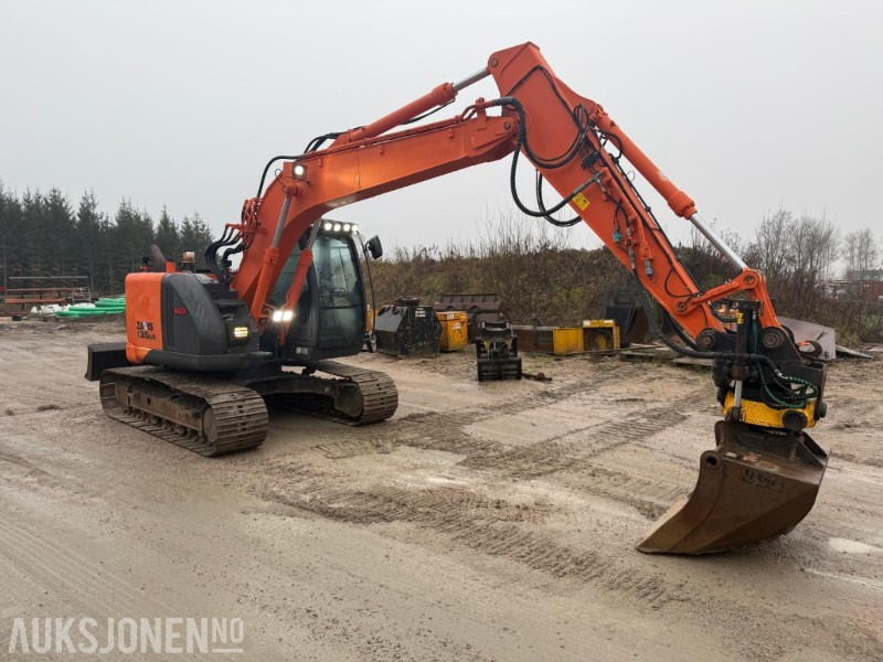 2014 Hitachi Zaxis 135us BELTEGRAVER ENGCON TILTROTATOR SERVICEHISTORIKK SENTRALSMØRING 2 SKUFFER - Pelle: photos 2 2014 Hitachi Zaxis 135us BELTEGRAVER ENGCON TILTROTATOR SERVICEHISTORIKK SENTRALSMØRING 2 SKUFFER - Pelle: photos 2