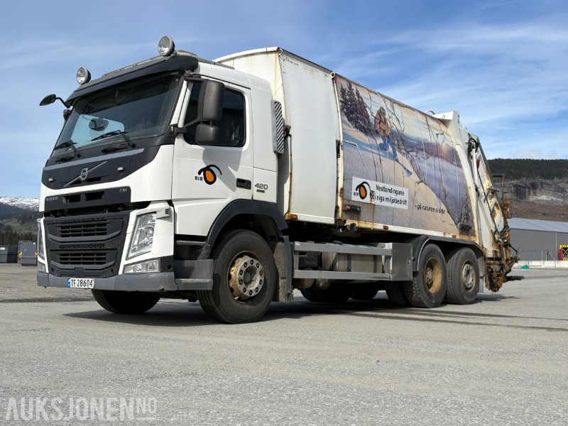 2014 Volvo FM 420 renovasjonsbil med 2-kammers løsning - Benne à ordures ménagères: photos 1 2014 Volvo FM 420 renovasjonsbil med 2-kammers løsning - Benne à ordures ménagères: photos 1