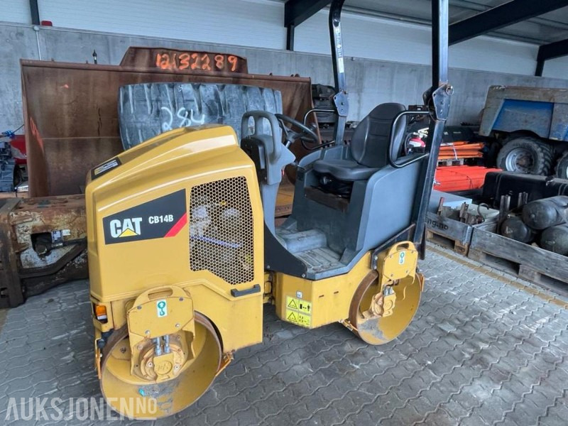 2015 Cat CB14B - 1,5 tonns universalvals med 900 mm (35”) tandemvibrasjonstromler. - Compacteur: photos 5 2015 Cat CB14B - 1,5 tonns universalvals med 900 mm (35”) tandemvibrasjonstromler. - Compacteur: photos 5