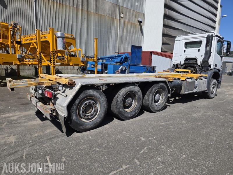 2015 Mercedes-Benz Arocs 3232 chassis / kun 11768 km og 1587 timer - Châssis cabine: photos 5 2015 Mercedes-Benz Arocs 3232 chassis / kun 11768 km og 1587 timer - Châssis cabine: photos 5