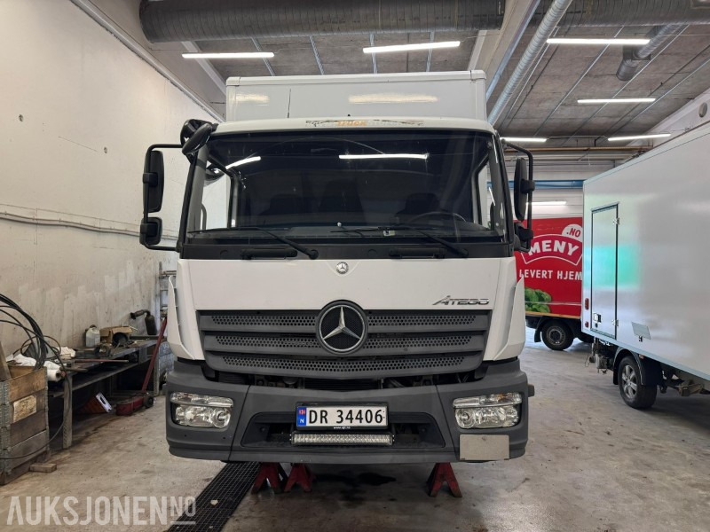 2015 Mercedes-Benz Atego | rep.objekt | lav km! | cruise | bakløft | Ringfeder | Bluetec 6 - Camion fourgon: photos 2 2015 Mercedes-Benz Atego | rep.objekt | lav km! | cruise | bakløft | Ringfeder | Bluetec 6 - Camion fourgon: photos 2