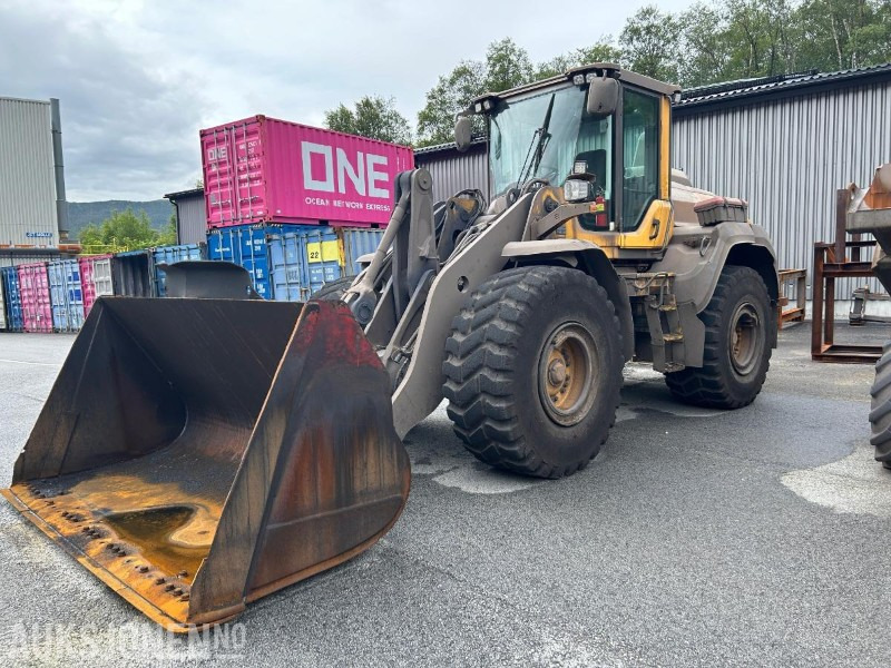 2015 Volvo L120H hjullaster med skuffe - Chargeuse sur pneus: photos 1 2015 Volvo L120H hjullaster med skuffe - Chargeuse sur pneus: photos 1