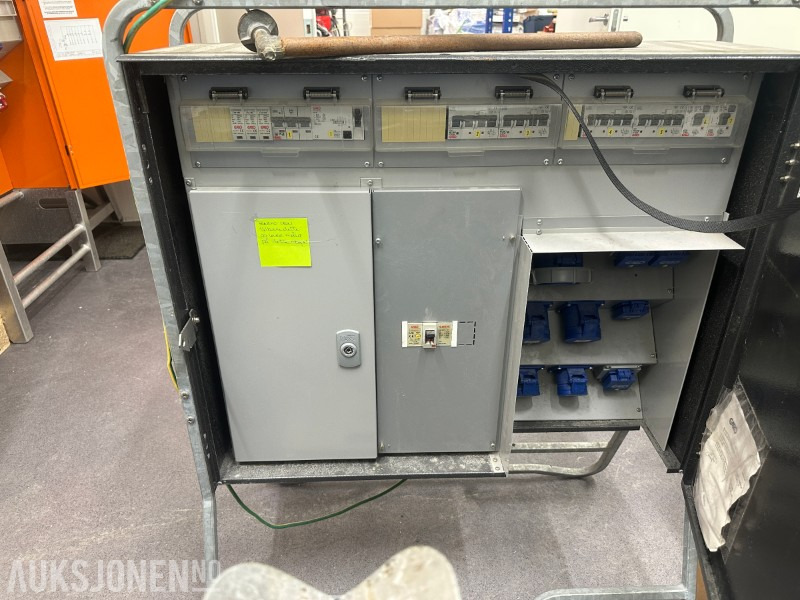 2016 14 stk. Strømskap / byggstrømskap / fordelingsskap - Diverste størrelser - Matériel de chantier: photos 2 2016 14 stk. Strømskap / byggstrømskap / fordelingsskap - Diverste størrelser - Matériel de chantier: photos 2