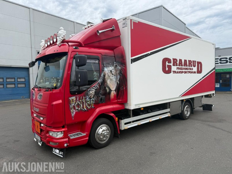 2016 DAF LF SKAPBIL - 15 PALLER - SERVICEHISTORIKK - 1 SJÅFØR - RYGGEKAMERA. - Camion fourgon: photos 1 2016 DAF LF SKAPBIL - 15 PALLER - SERVICEHISTORIKK - 1 SJÅFØR - RYGGEKAMERA. - Camion fourgon: photos 1