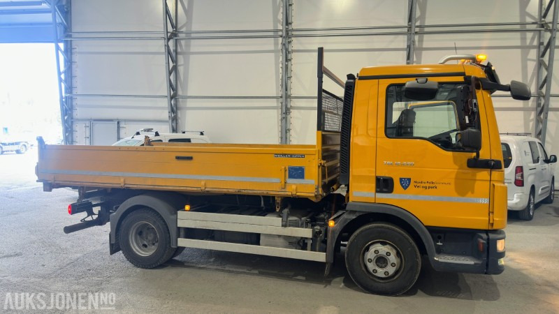 2016 MAN TGL 12.220 4X2 Lastebil med plan | 3-veis tipp | Kun 32 163 km | EU-godkjent til 02/2026 - Camion plateau: photos 4 2016 MAN TGL 12.220 4X2 Lastebil med plan | 3-veis tipp | Kun 32 163 km | EU-godkjent til 02/2026 - Camion plateau: photos 4