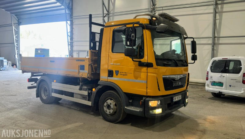 2016 MAN TGL 12.220 4X2 Lastebil med plan | 3-veis tipp | Kun 32 163 km | EU-godkjent til 02/2026 - Camion plateau: photos 3 2016 MAN TGL 12.220 4X2 Lastebil med plan | 3-veis tipp | Kun 32 163 km | EU-godkjent til 02/2026 - Camion plateau: photos 3