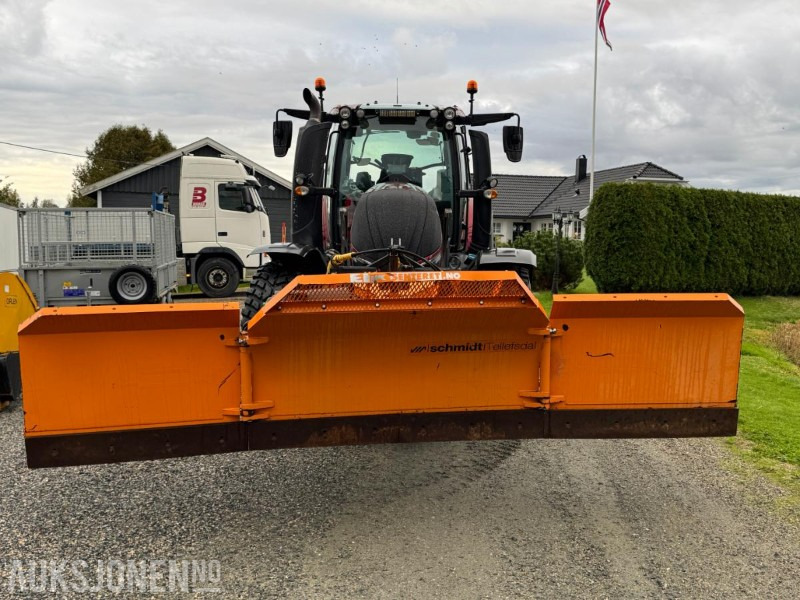 2016 Valtra T174E med Schmidt Tellefsdal U-LS 43.6 plog (2022), Valtra 76 frontlaster og betong lodd - Tracteur agricole: photos 2 2016 Valtra T174E med Schmidt Tellefsdal U-LS 43.6 plog (2022), Valtra 76 frontlaster og betong lodd - Tracteur agricole: photos 2