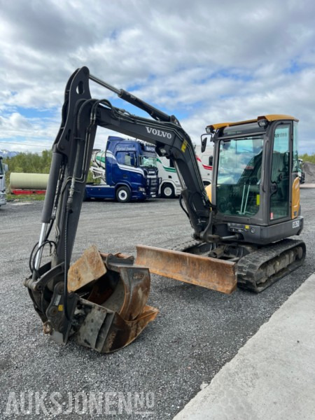 2016 Volvo EC35D – Kompakt og effektiv gravemaskin med riktig utstyr - Pelle: photos 1 2016 Volvo EC35D – Kompakt og effektiv gravemaskin med riktig utstyr - Pelle: photos 1