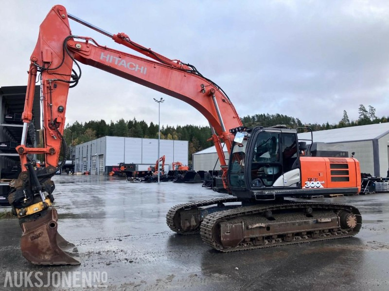 2018 Hitachi ZX300 LC-6 - Topcon GX60 - Sentralsmøring - 8200t - Pelle: photos 1 2018 Hitachi ZX300 LC-6 - Topcon GX60 - Sentralsmøring - 8200t - Pelle: photos 1