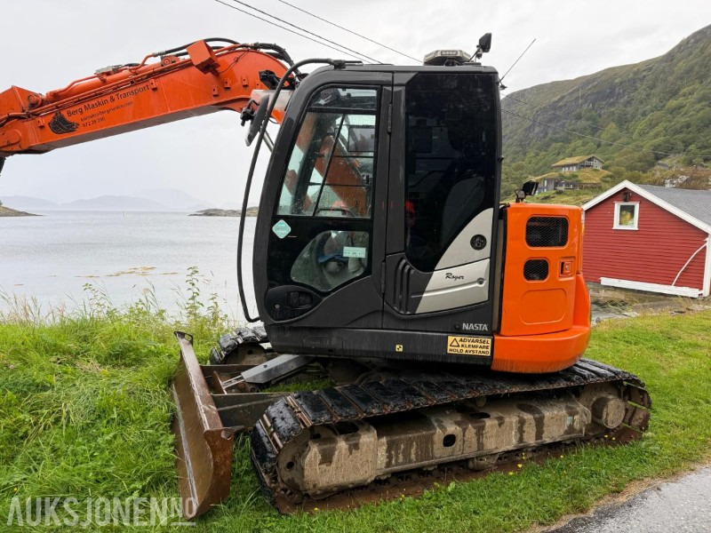 2018 Hitachi ZX85US-5A - Gravemaskin - Tiltrotator - Skjær - Pusseskuff - Lyspakke - Kort hekk - 6 909 timer - Pelle: photos 3 2018 Hitachi ZX85US-5A - Gravemaskin - Tiltrotator - Skjær - Pusseskuff - Lyspakke - Kort hekk - 6 909 timer - Pelle: photos 3
