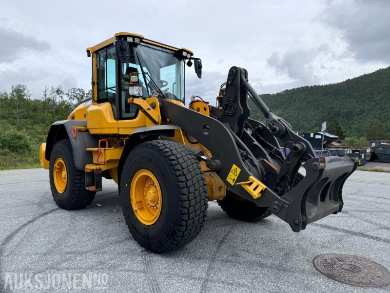 2018 Volvo L90H Hjullaster - Sentralsmøring - Hydraulisk redskapslås - Tilleggshydraulikk - Sertifiseres før salg - Chargeuse sur pneus: photos 3 2018 Volvo L90H Hjullaster - Sentralsmøring - Hydraulisk redskapslås - Tilleggshydraulikk - Sertifiseres før salg - Chargeuse sur pneus: photos 3