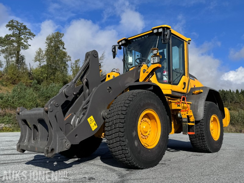 2018 Volvo L90H Hjullaster - Sentralsmøring - Hydraulisk redskapslås - Tilleggshydraulikk - Sertifisert - Chargeuse sur pneus: photos 1 2018 Volvo L90H Hjullaster - Sentralsmøring - Hydraulisk redskapslås - Tilleggshydraulikk - Sertifisert - Chargeuse sur pneus: photos 1