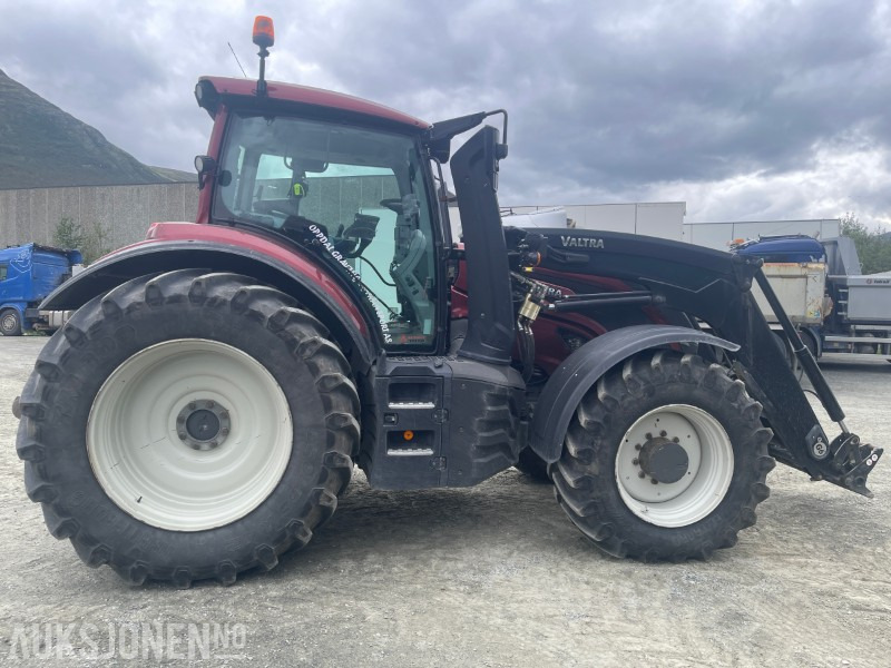 2020 Valtra T254 Versu Traktor med frontlaster landbruksdekk/vinterdekk, 50 km/t Eu-godkjent til 26 - Tracteur agricole: photos 5 2020 Valtra T254 Versu Traktor med frontlaster landbruksdekk/vinterdekk, 50 km/t Eu-godkjent til 26 - Tracteur agricole: photos 5