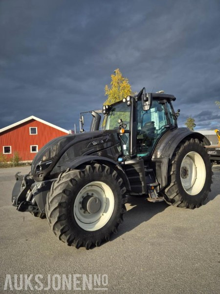2021 Valtra T254 traktor 4X4, FRONTHYDRAULIKK, VENDBAR FØRERPLASS - Tracteur agricole: photos 1 2021 Valtra T254 traktor 4X4, FRONTHYDRAULIKK, VENDBAR FØRERPLASS - Tracteur agricole: photos 1