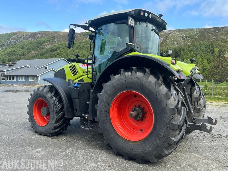 2022 Claas Axion 870 - 301 hk - 50 km/t - Front PTO - TRI dekk og landbruksdekk - Brøyteplate - EU godkjent - Tracteur agricole: photos 4 2022 Claas Axion 870 - 301 hk - 50 km/t - Front PTO - TRI dekk og landbruksdekk - Brøyteplate - EU godkjent - Tracteur agricole: photos 4