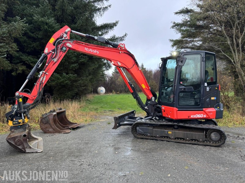 2022 Kubota KX060-5 - 5 tonns gravemaskin med gummibelter - Tiltrotator - Sentralsmøring - Bunkringspumpe og 3 skuffer - Pelle: photos 2 2022 Kubota KX060-5 - 5 tonns gravemaskin med gummibelter - Tiltrotator - Sentralsmøring - Bunkringspumpe og 3 skuffer - Pelle: photos 2