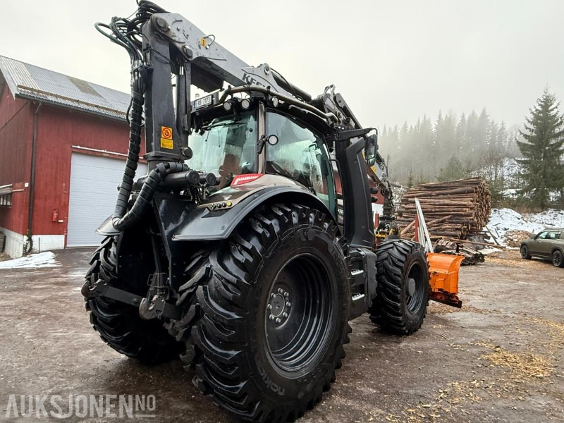2022 Valtra T155 med Kesla 316T kran og Padagas snøplog - Tracteur agricole: photos 5 2022 Valtra T155 med Kesla 316T kran og Padagas snøplog - Tracteur agricole: photos 5