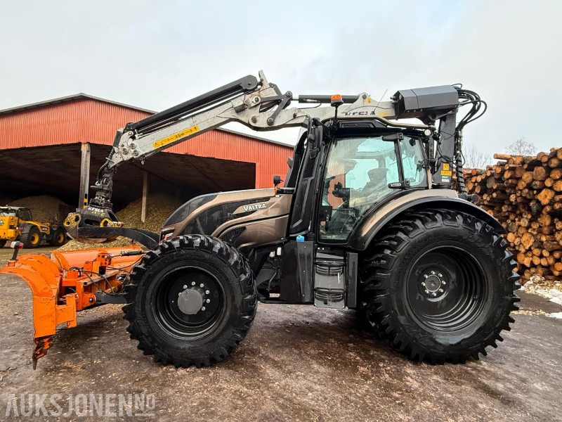 2022 Valtra T155 med Kesla 316T kran og Padagas snøplog - Tracteur agricole: photos 2 2022 Valtra T155 med Kesla 316T kran og Padagas snøplog - Tracteur agricole: photos 2